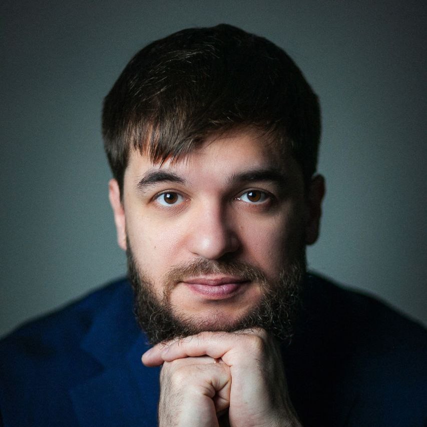 Илья Ефремов